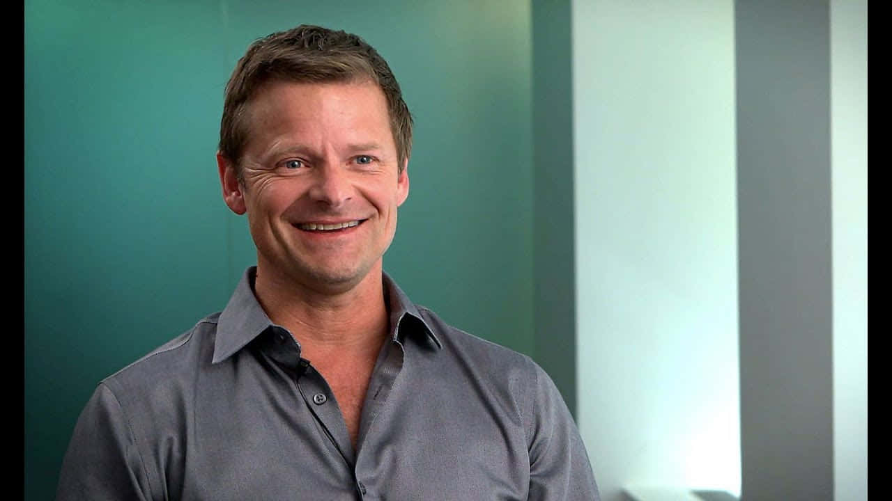 A Confident Steve Zahn, Hollywood Actor Background