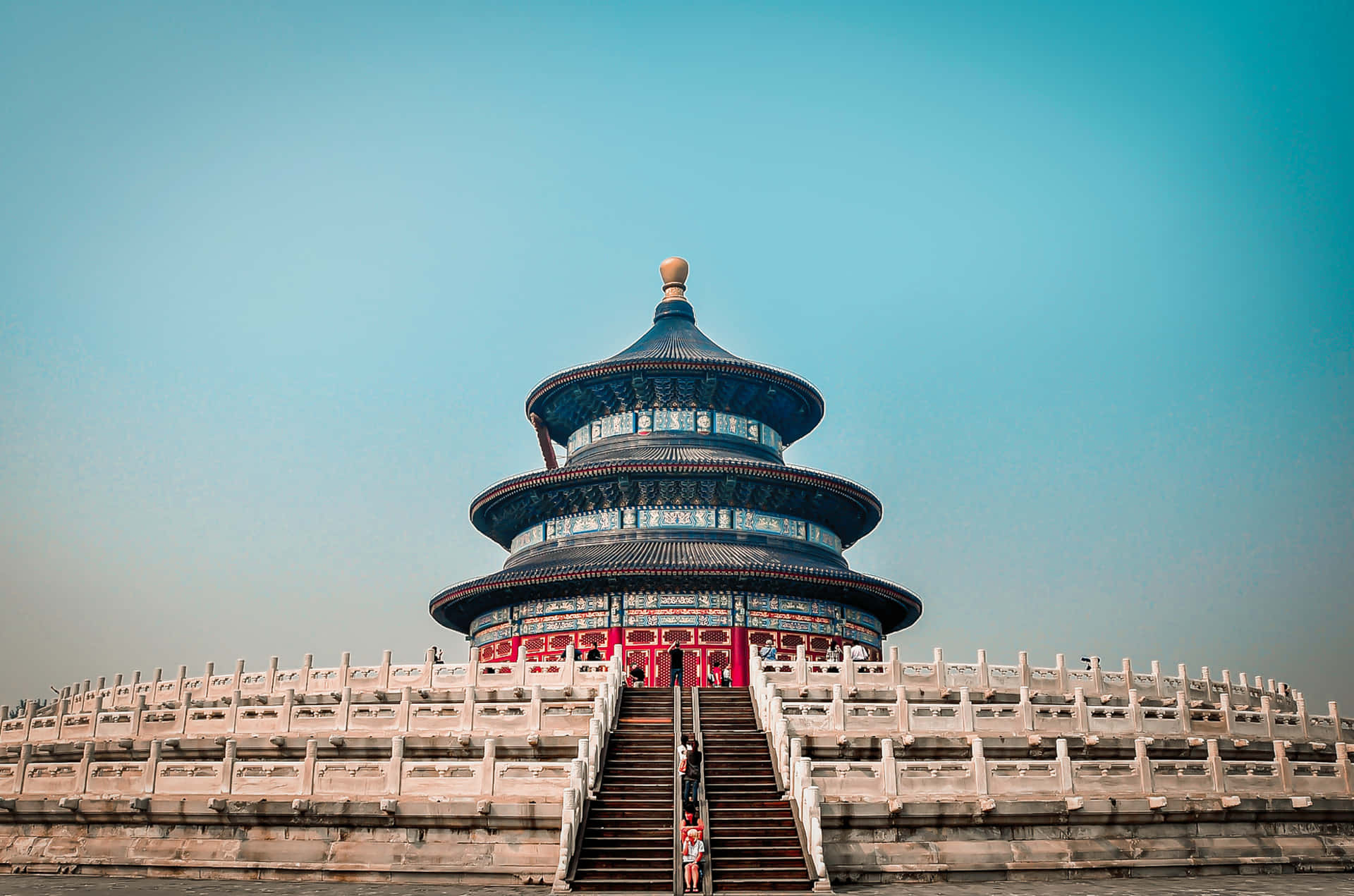 A Convex Photo Of The Temple Of Heaven's Prayer Hall Background