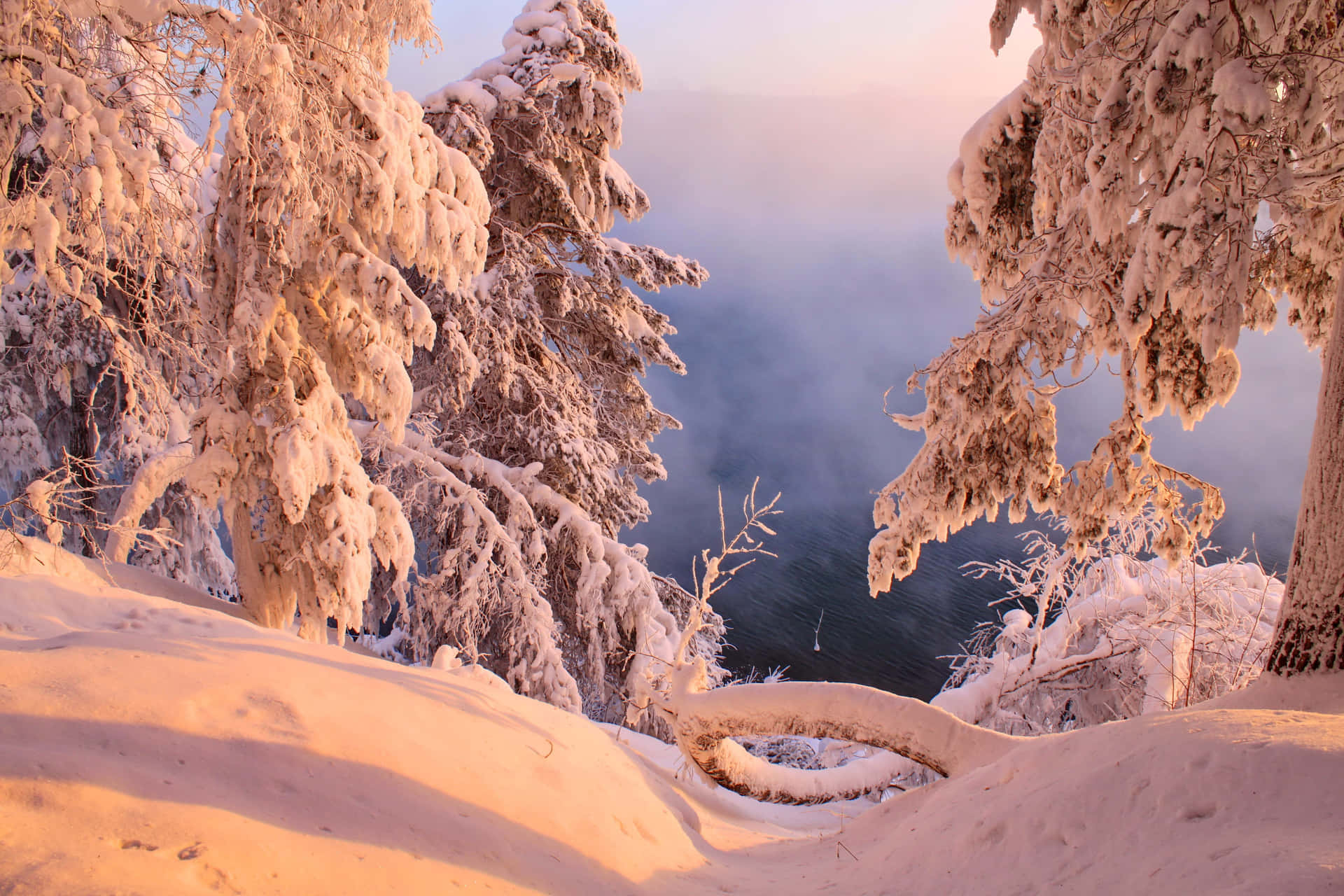 A Crystal Clear Winter Evening Background