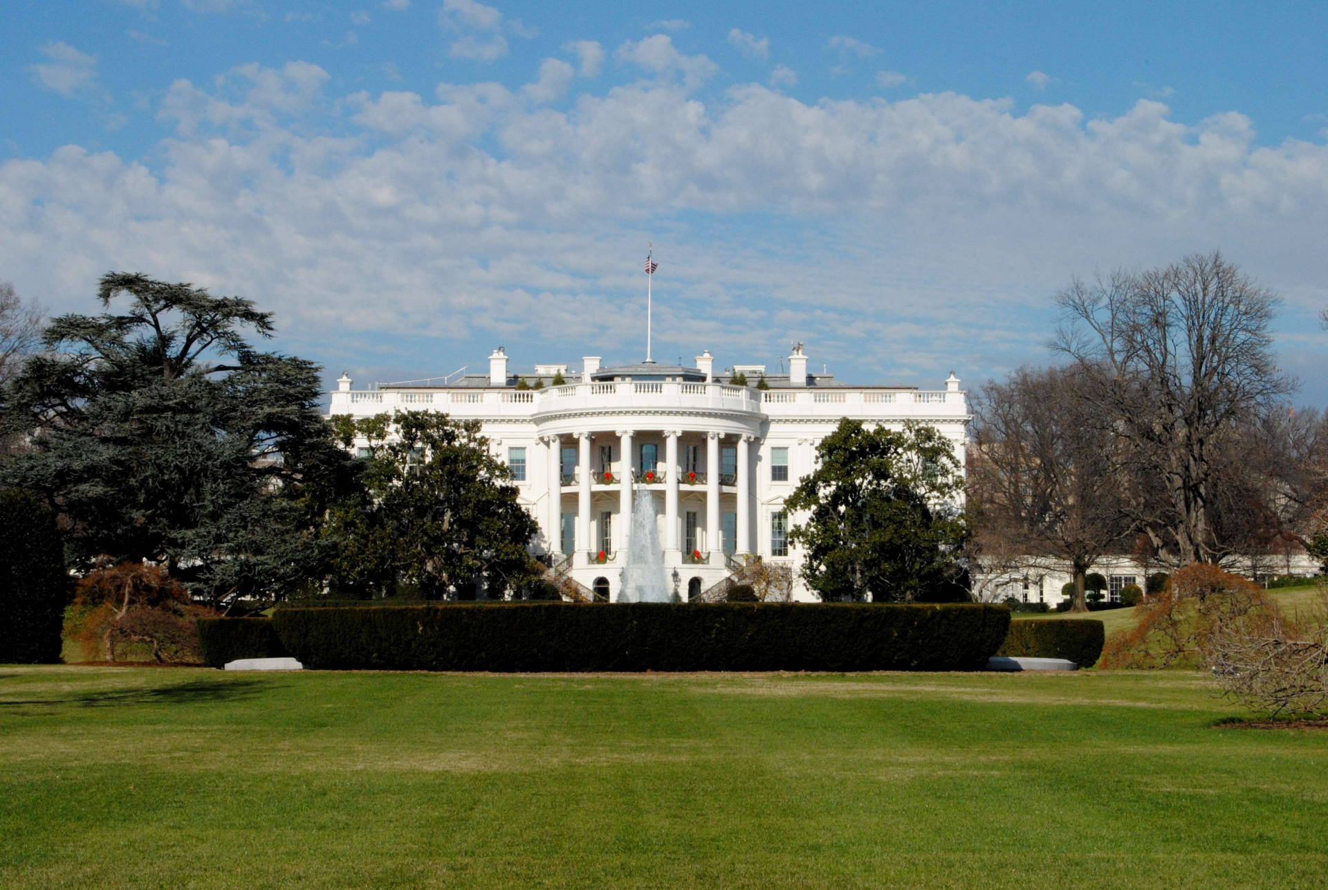 A Farther View Of The White House Background