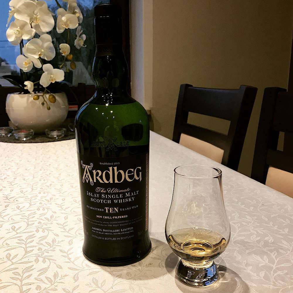 A Fine Dine Experience With Ardbeg Ten Whisky Background