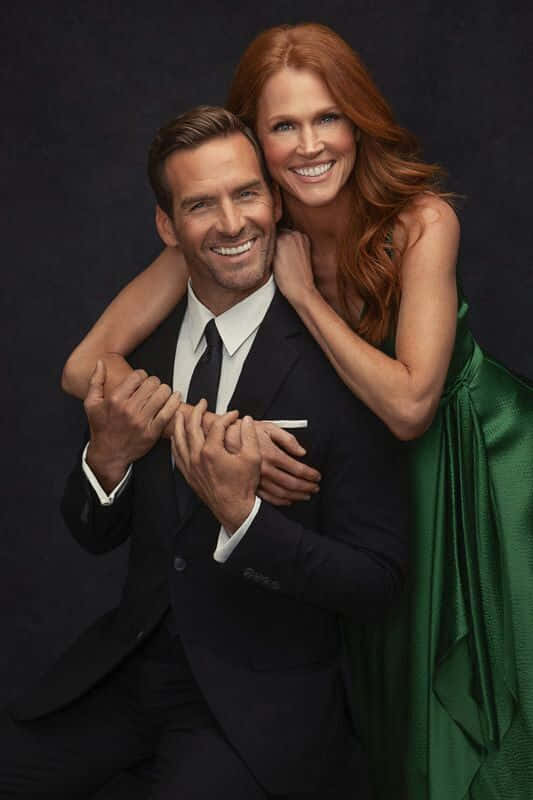 A Heartwarming Family Portrait Background