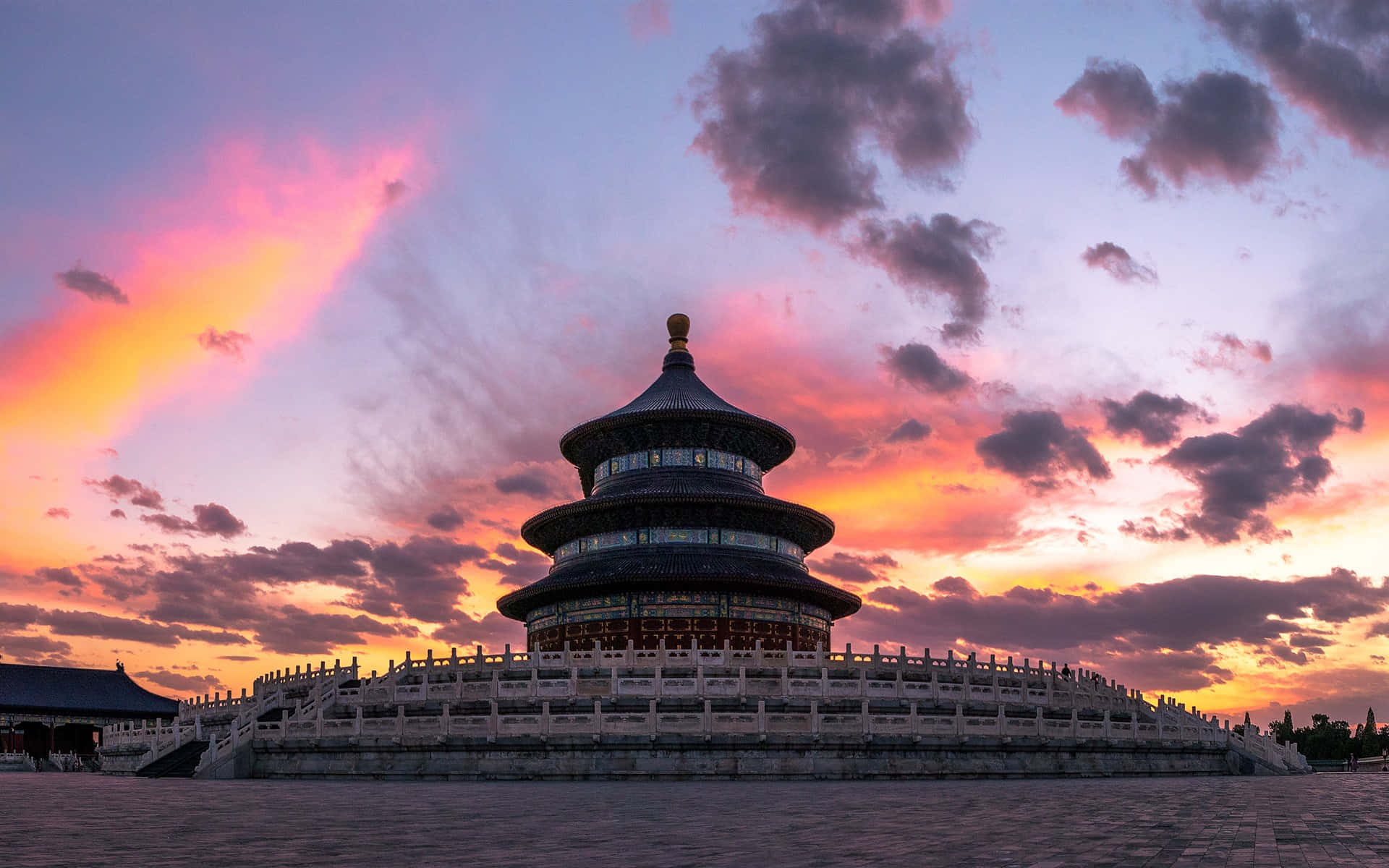 A Lovely Sunset Sky Above The Temple Of Heaven