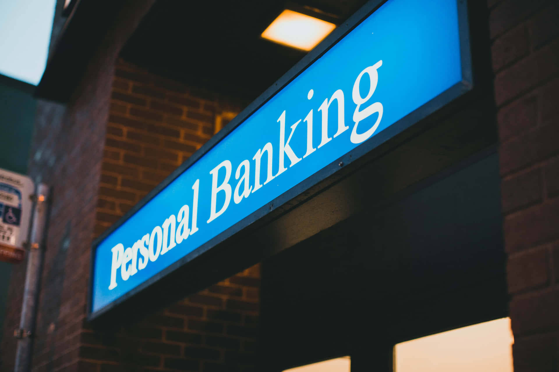 A Modern Personal Banking Experience Background