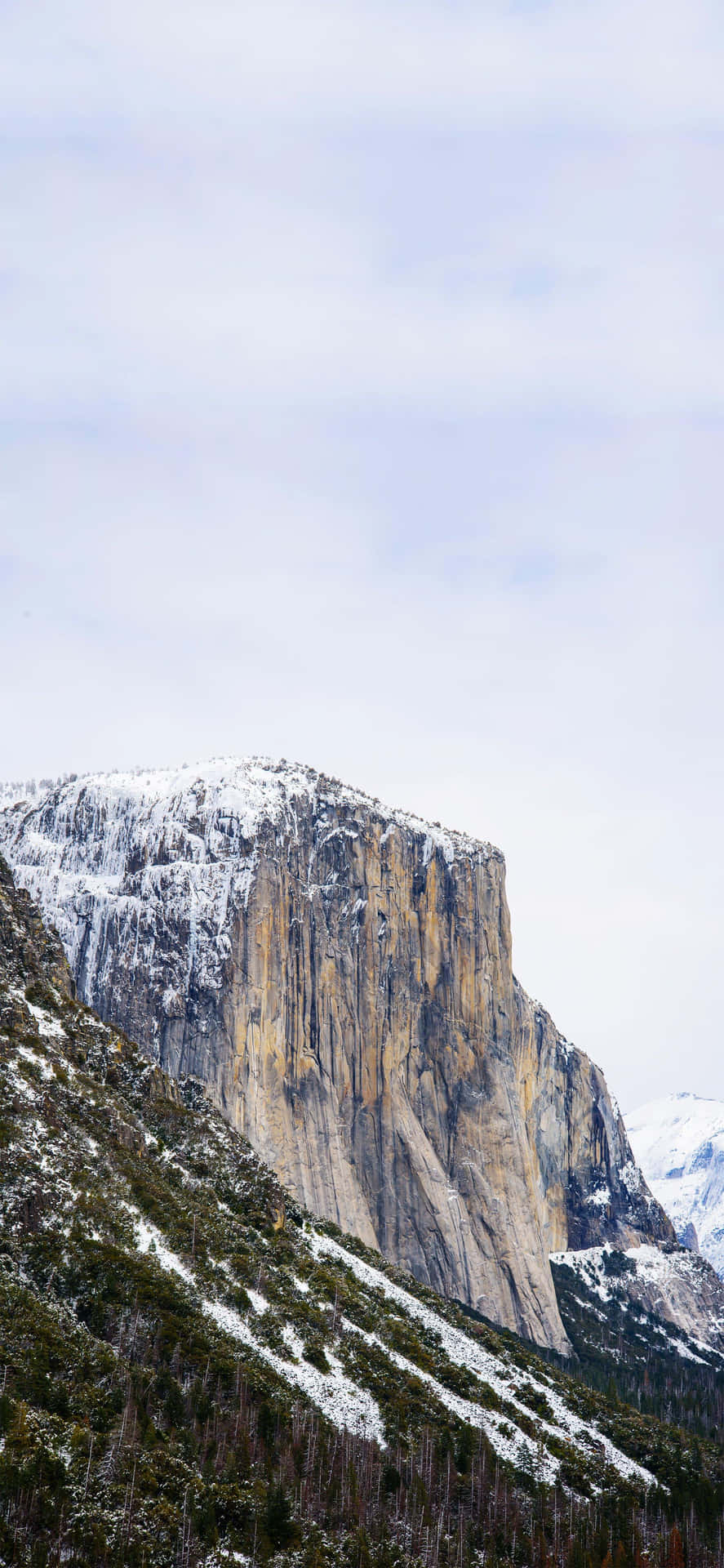 A Mountain With Snow On It Background