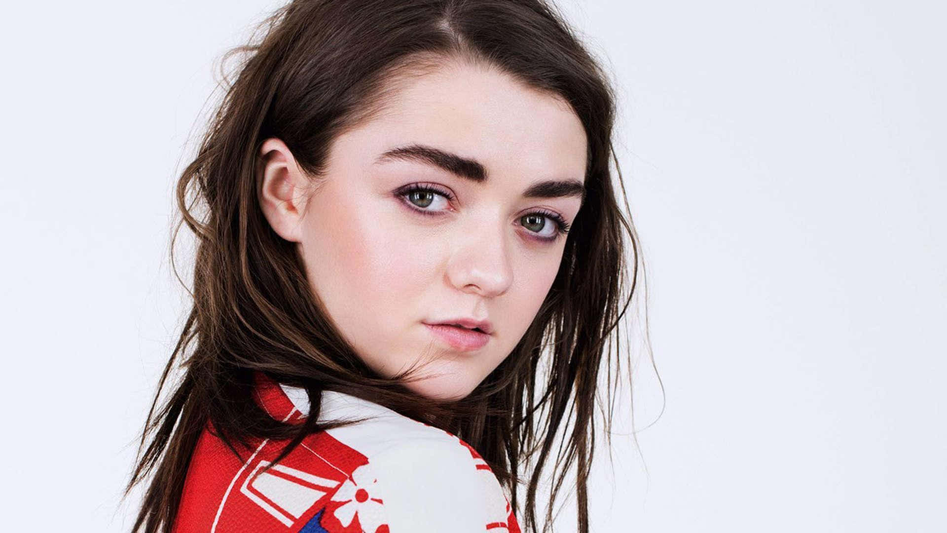 A Sophisticated Maisie Williams Background