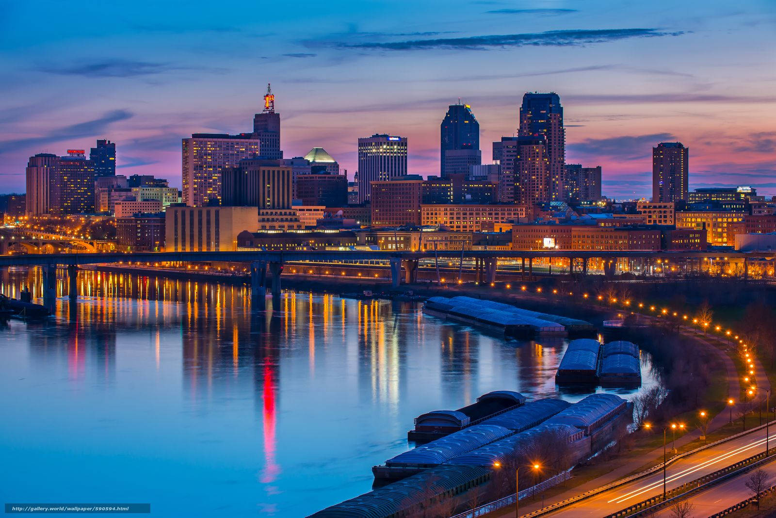 A Stunning Sunset Over Mississippi River