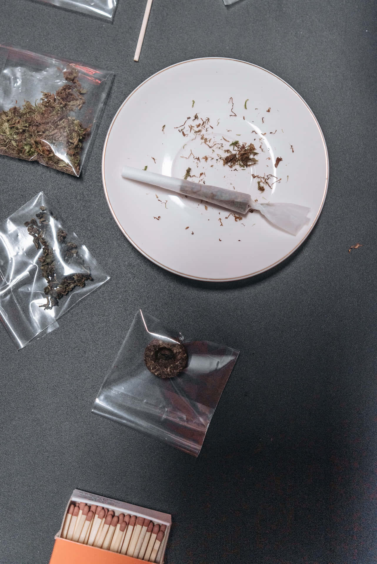 A Unique And Flavourful Smoking Experience. Background