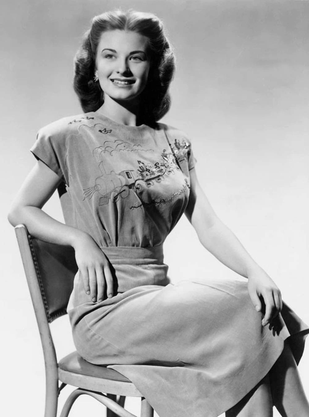 A Vintage Grayscale Photograph Of Cloris Leachman From 1946