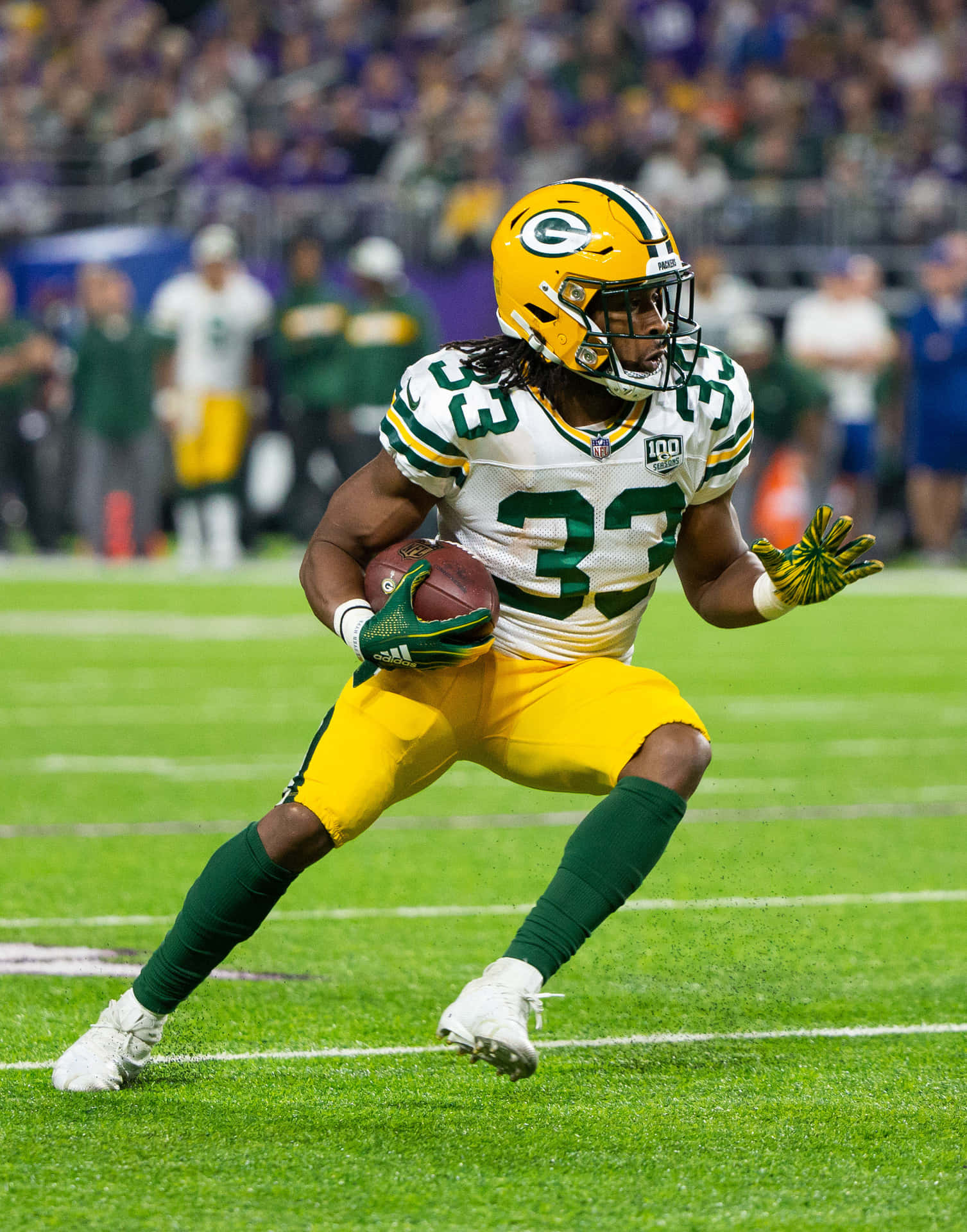 Aaron Jones - Green Bay Packers Running Back Background