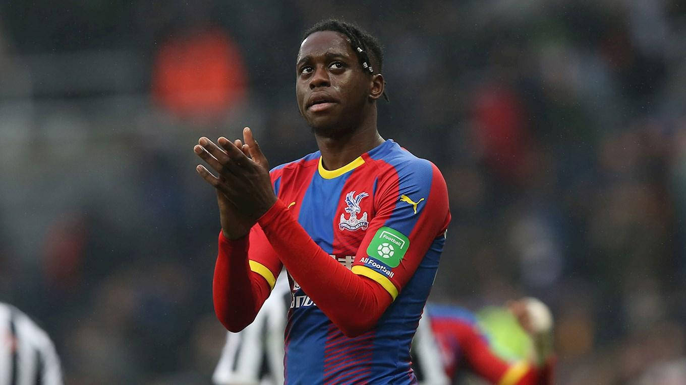 Aaron Wan-bissaka Clapping