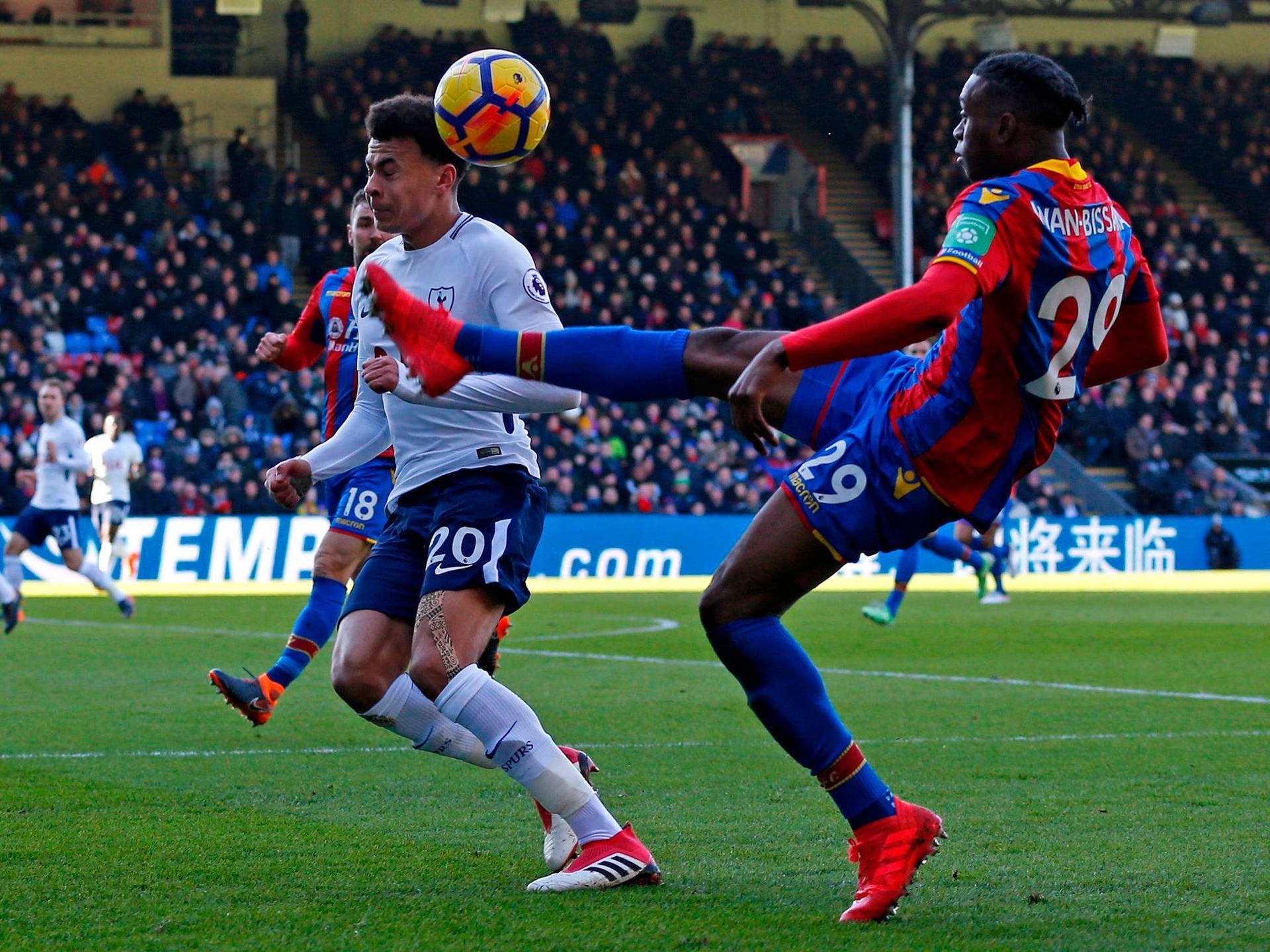 Aaron Wan-bissaka Stretch Kick Background