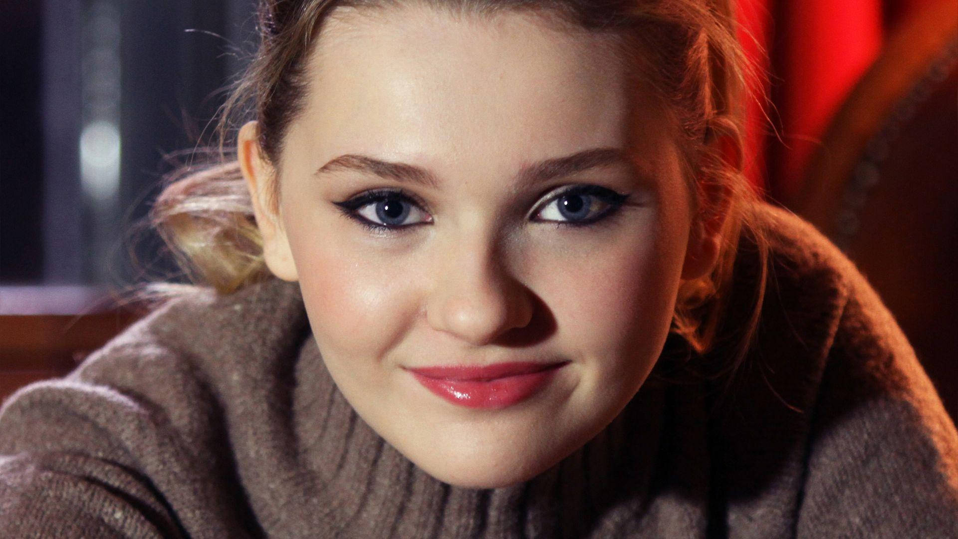 Abigail Breslin Hollywood Teen Actress Background