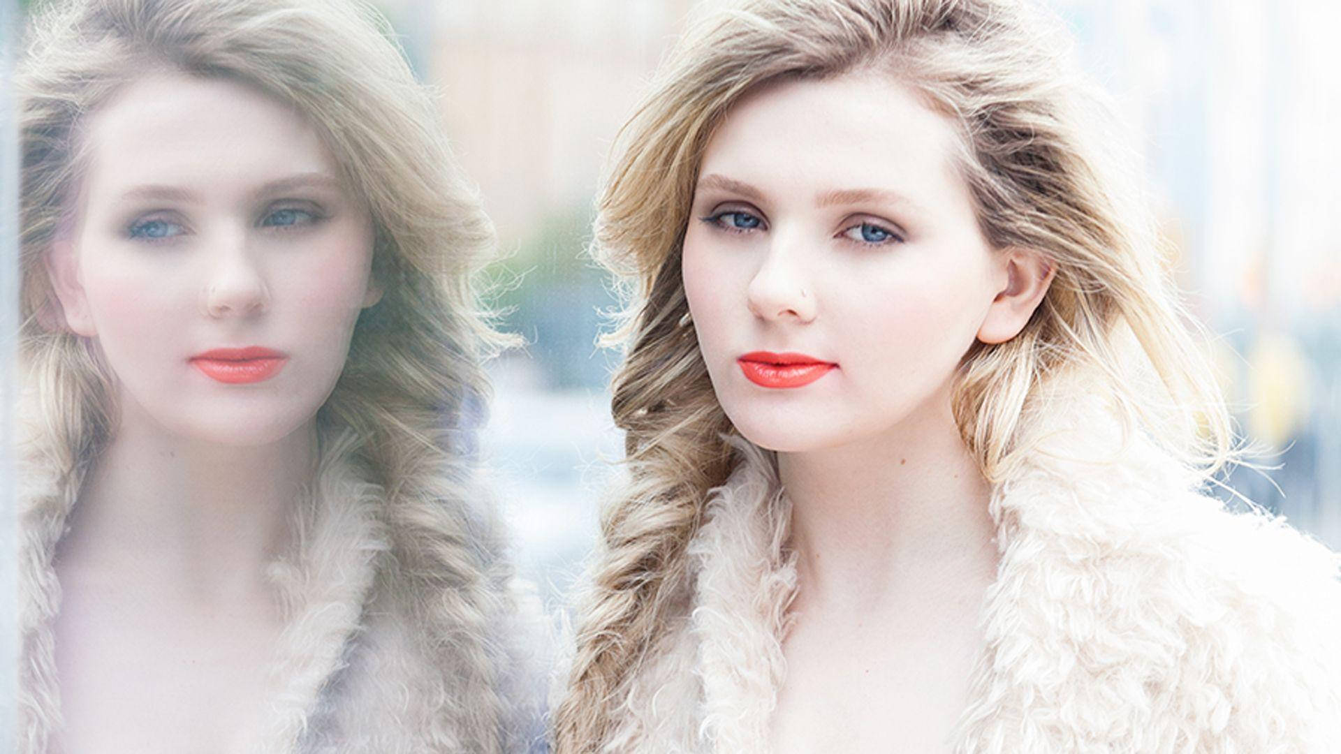 Abigail Breslin Style Caster Photoshoot Background