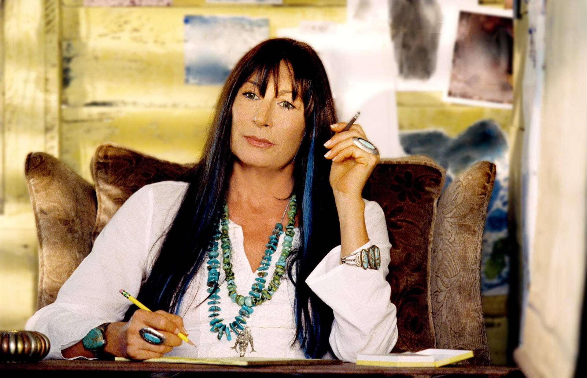 Academy Award-winning Actress Anjelica Huston As Eleanor Zissou Background