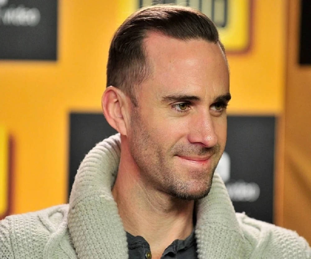 Acclaimed Actor Joseph Fiennes At The Imdb Event Background