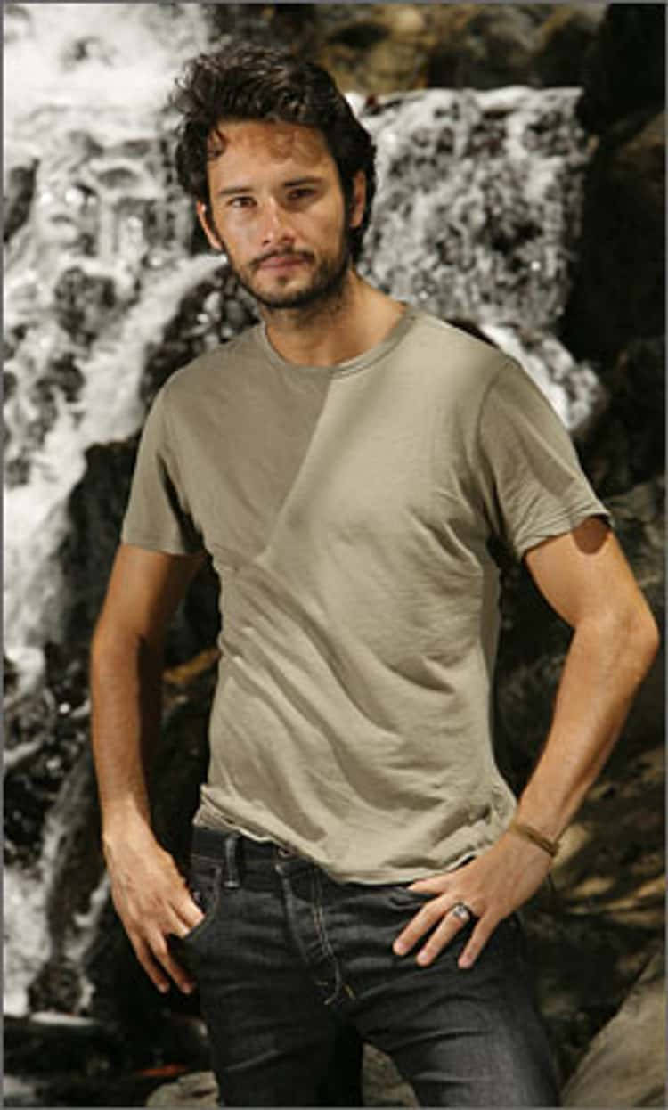 Accomplished Actor Rodrigo Santoro In Character As Paulo. Background