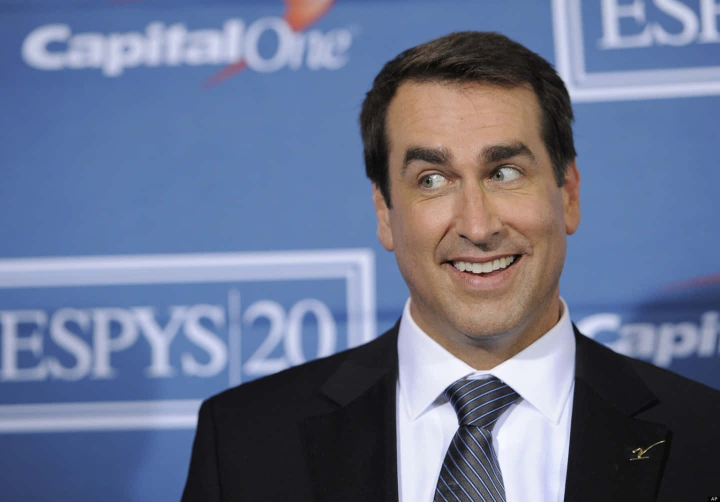 Actor And Comedian Rob Riggle Background