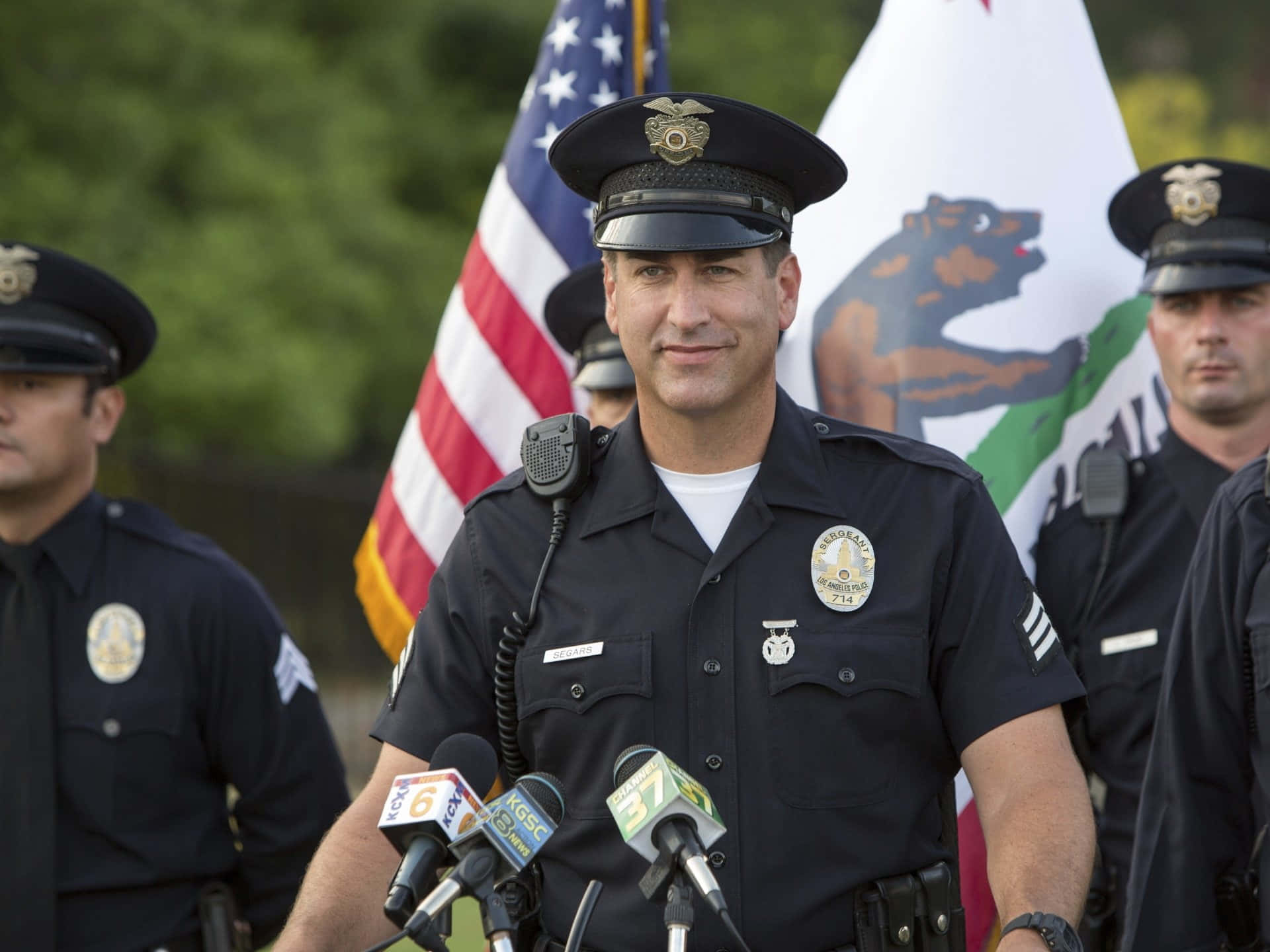 Actor And Comedian Rob Riggle | Image By Wallpapers Background