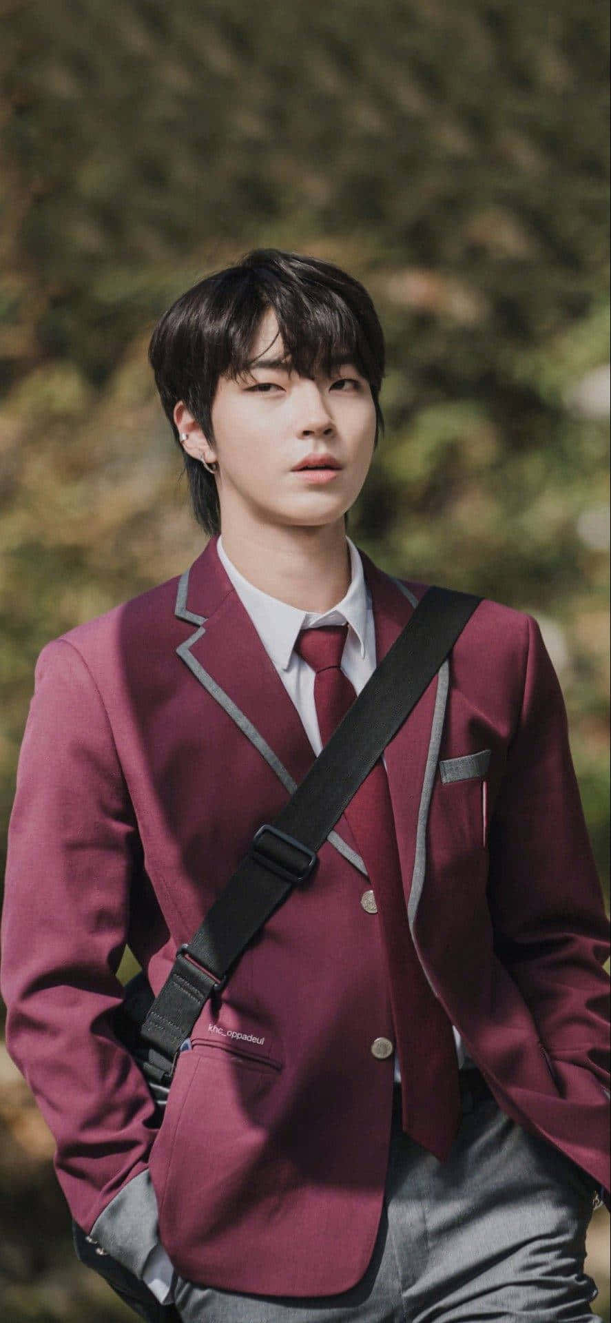 Actor Han Seojun Casts A Smoldering Glance Background