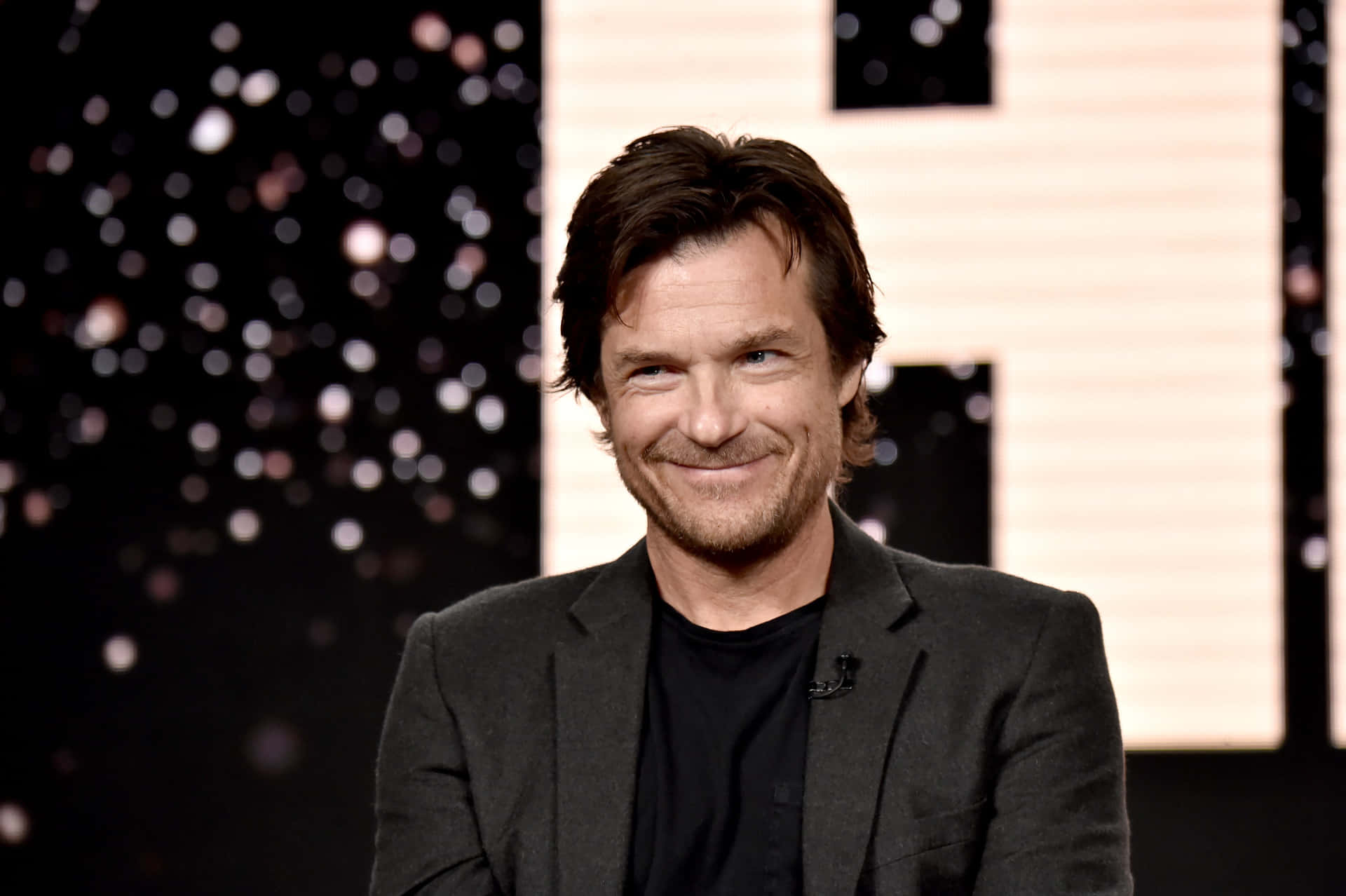 Actor Jason Bateman At The 2020 Golden Globe Awards Background
