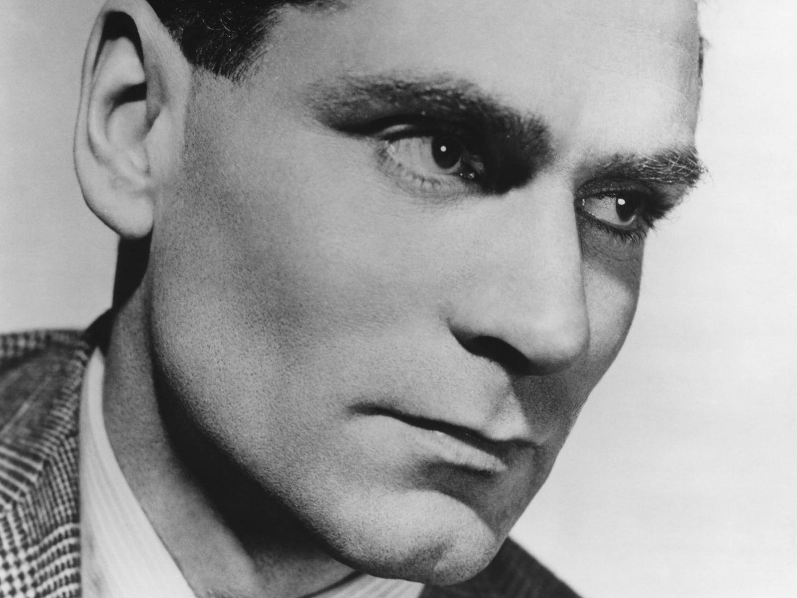 Actor Laurence Olivier Close Up Background