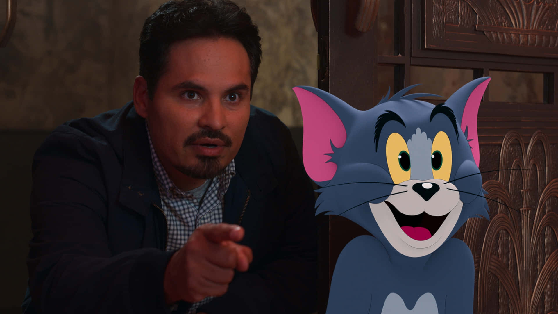 Actor Michael Peña Background