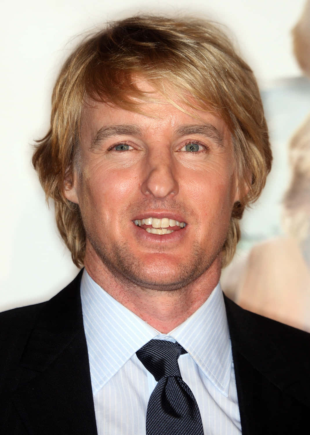 Actor Owen Wilson Looking Stylish Background