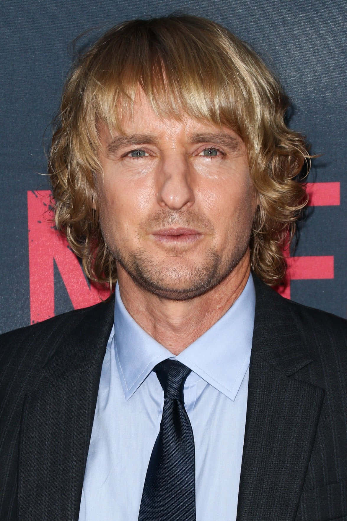 Actor Owen Wilson Rocking Classic Sunglasses Background