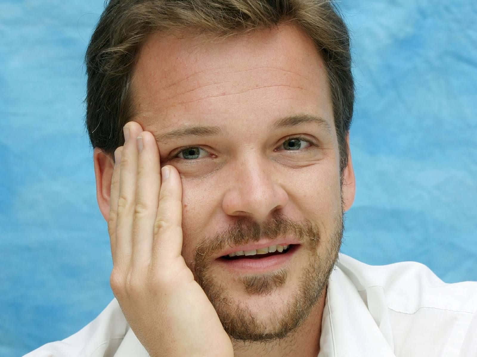 Actor Peter Sarsgaard Enjoying Some Downtime Background