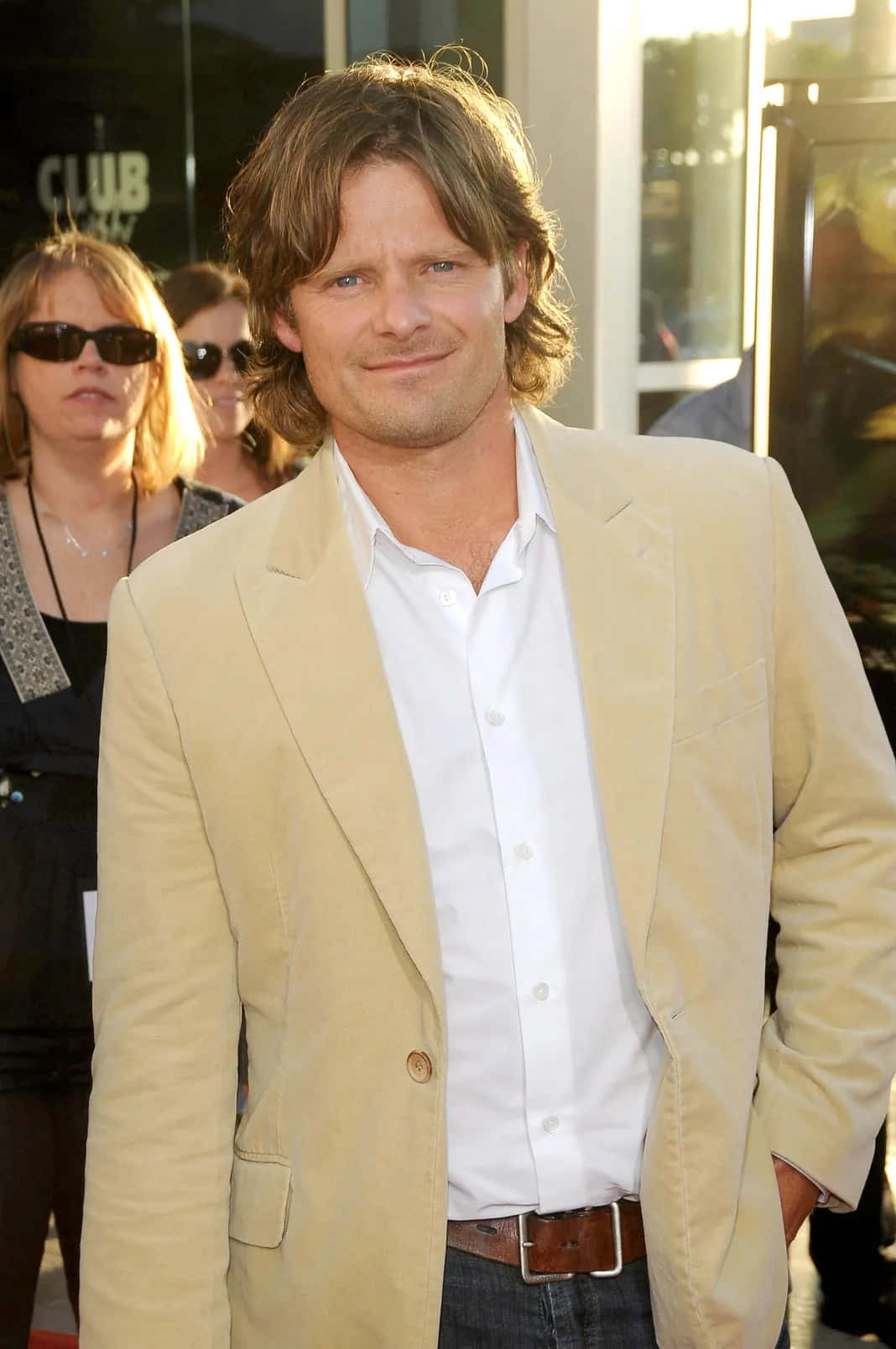 Actor Steve Zahn Poses For A Photo Background