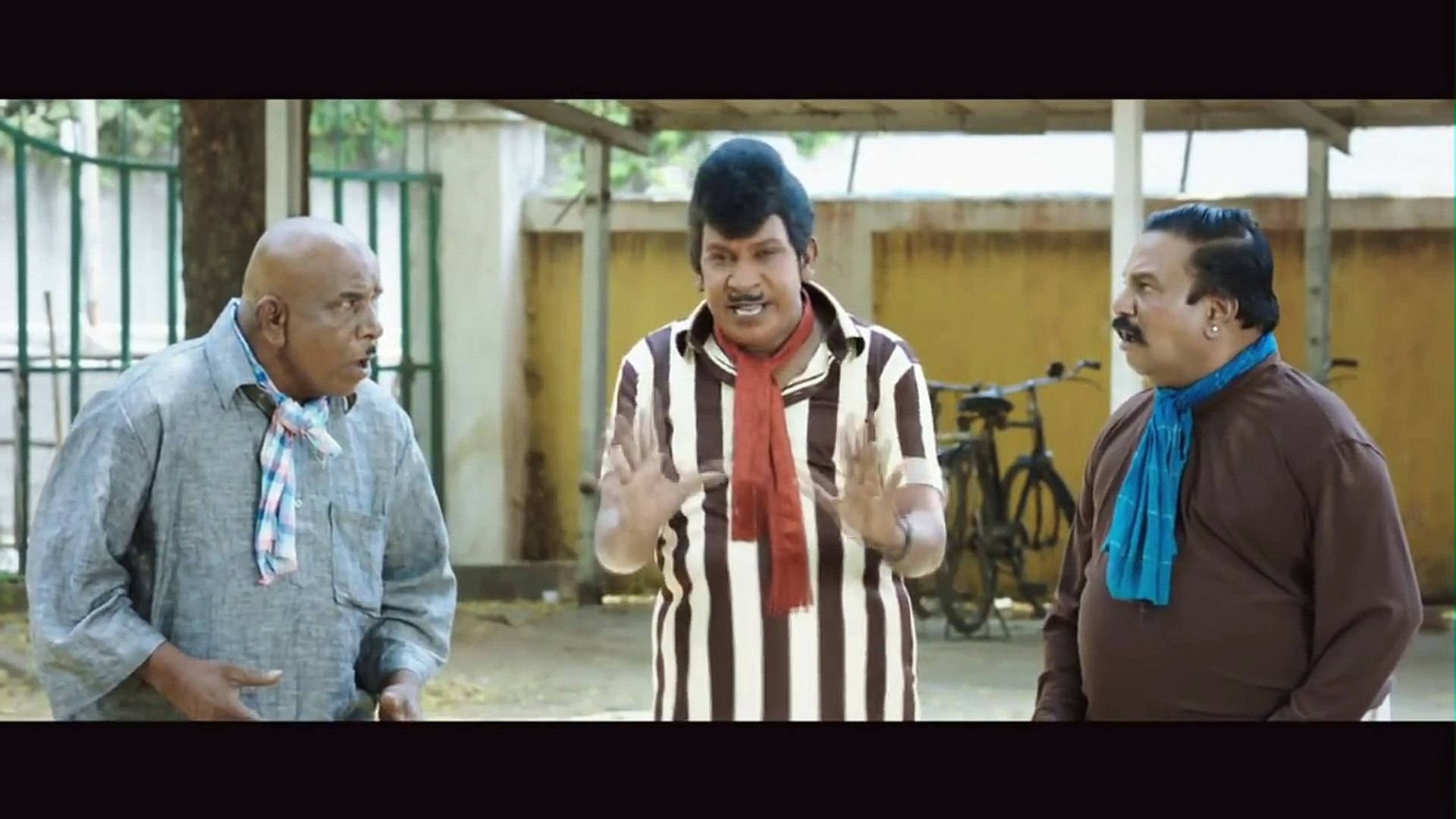 Actor Vadivelu With Indian Comedians Background