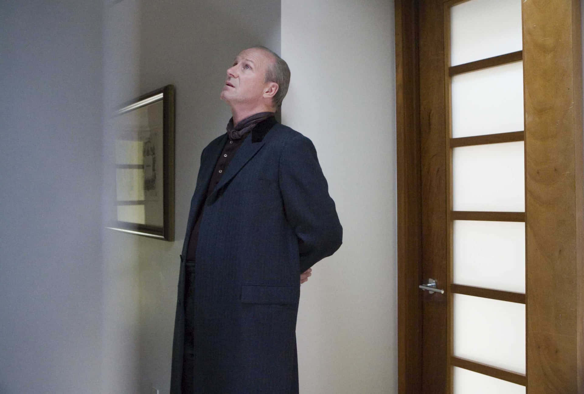 Actor William Hurt Posing For A Photoshoot Background