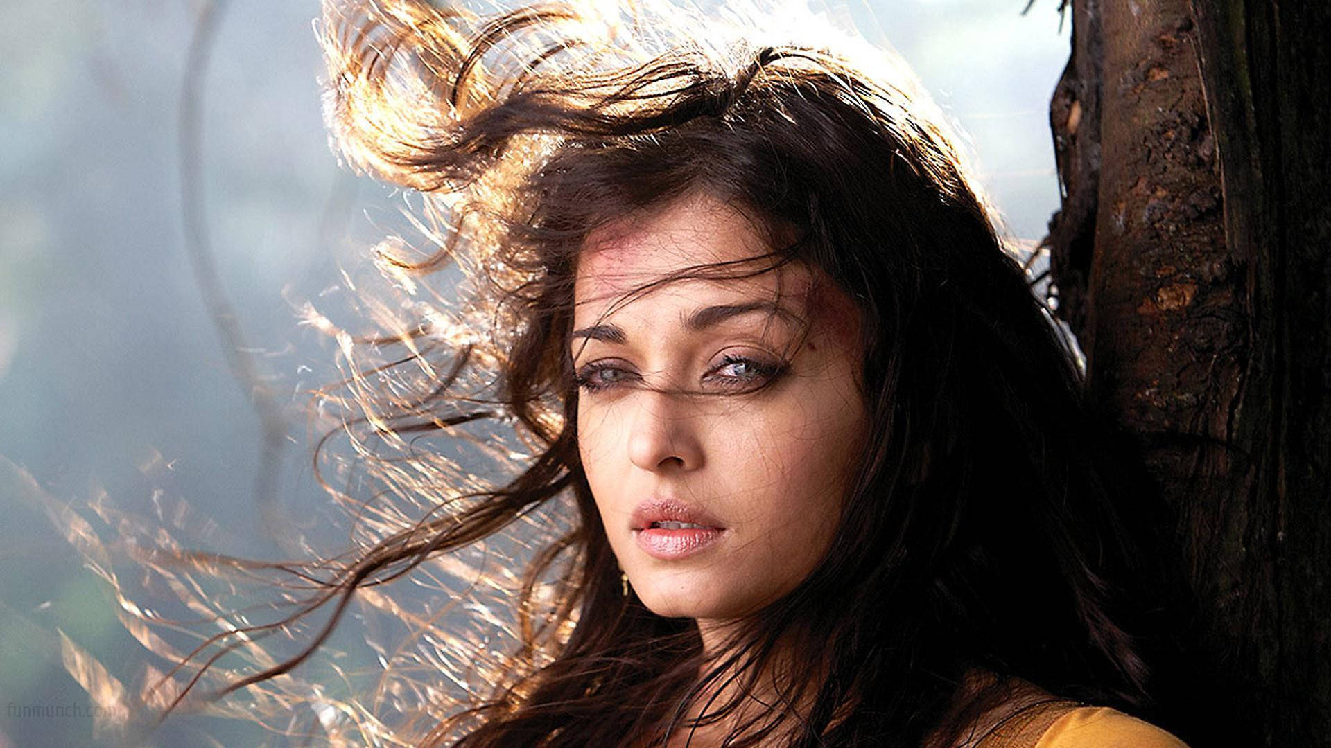 Actress Aishwarya Rai Background