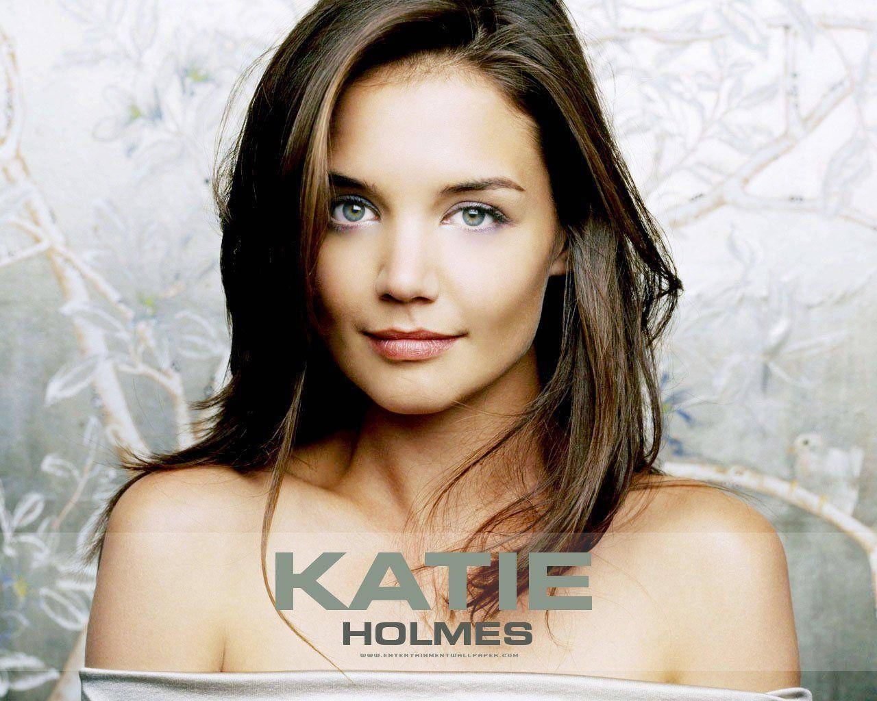 Actress And Model Katie Holmes Photoshoot Background