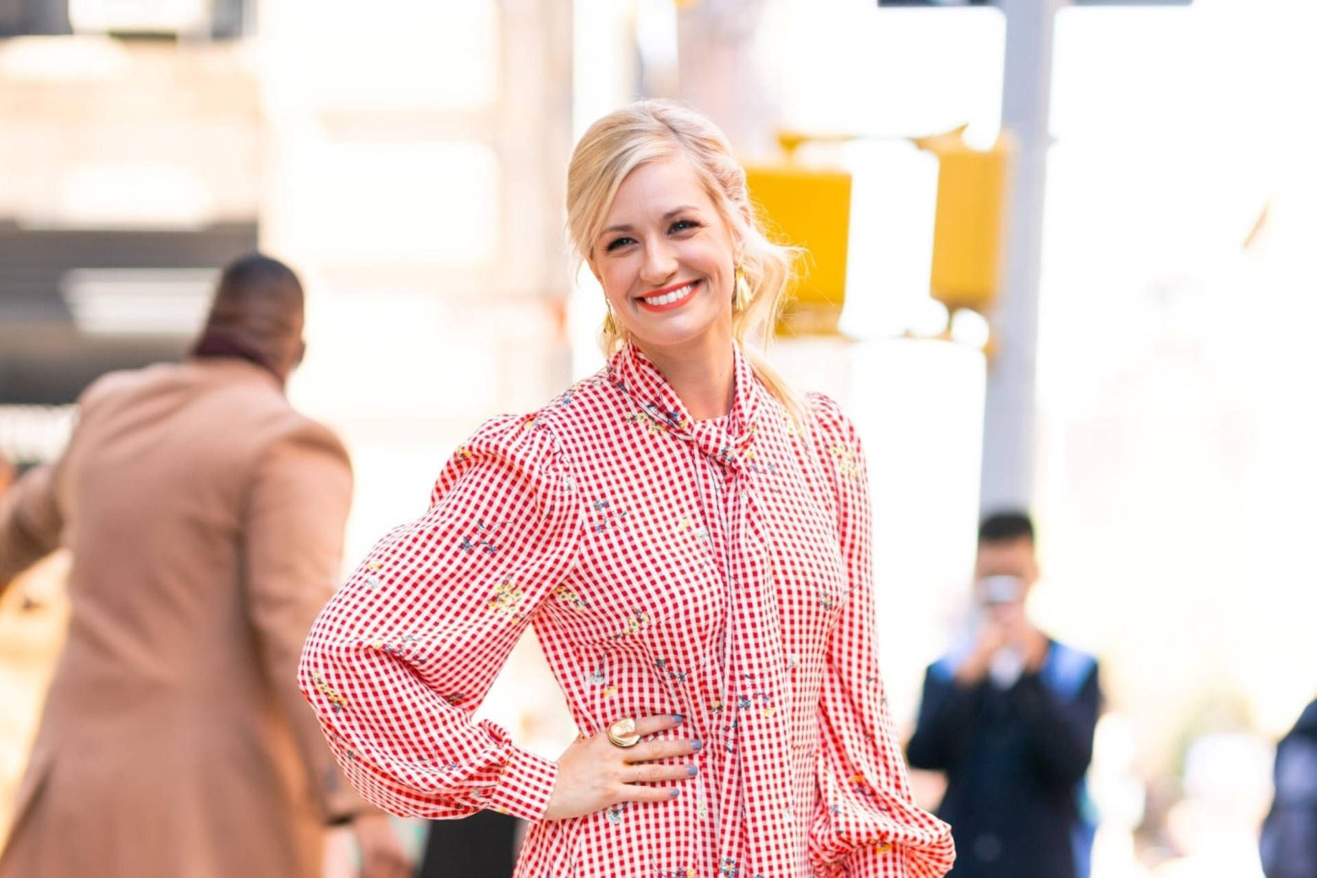 Actress Beth Behrs Speaking At The 2019 Aol Build Series Background