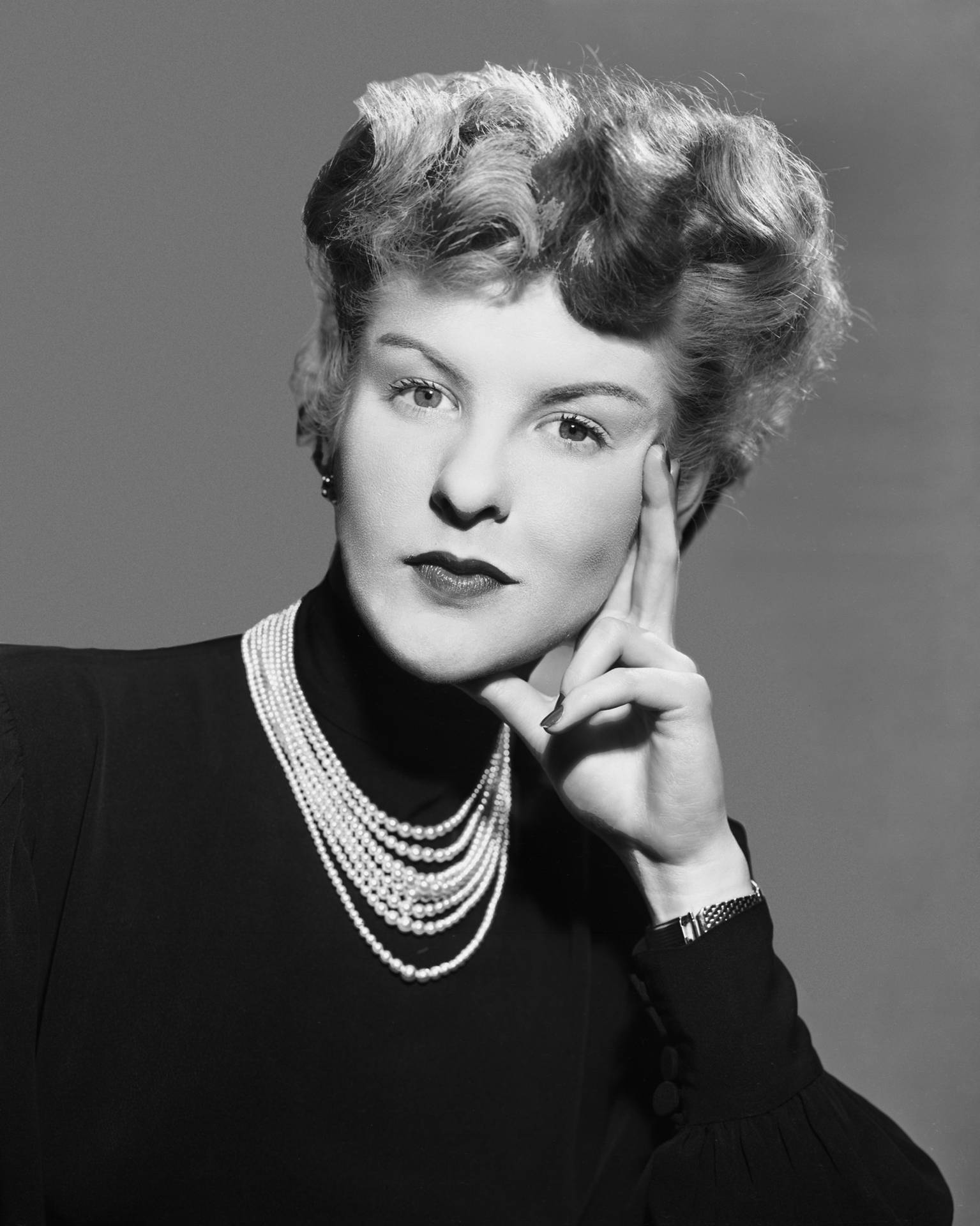 Actress Elaine Stritch Classic Portrait Background