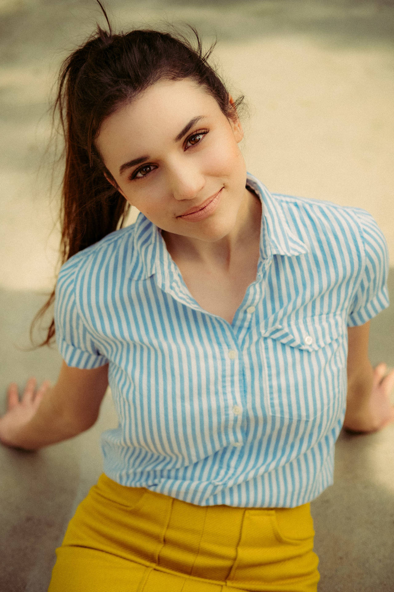 Actress Grace Fulton In Casual Look Background