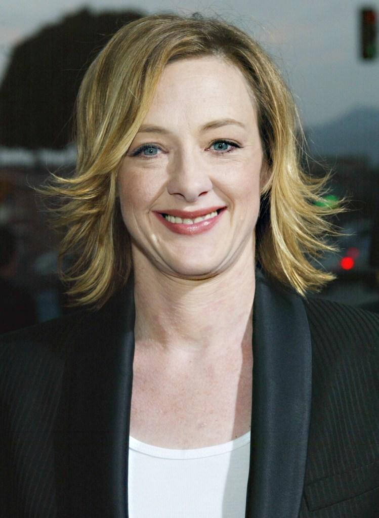 Actress Joan Cusack Blonde Hair Background