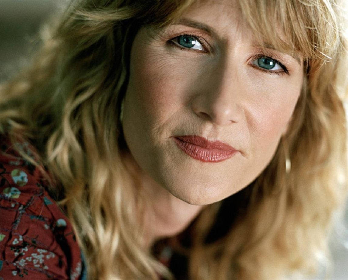 Actress Laura Dern As Amy Jellicoe