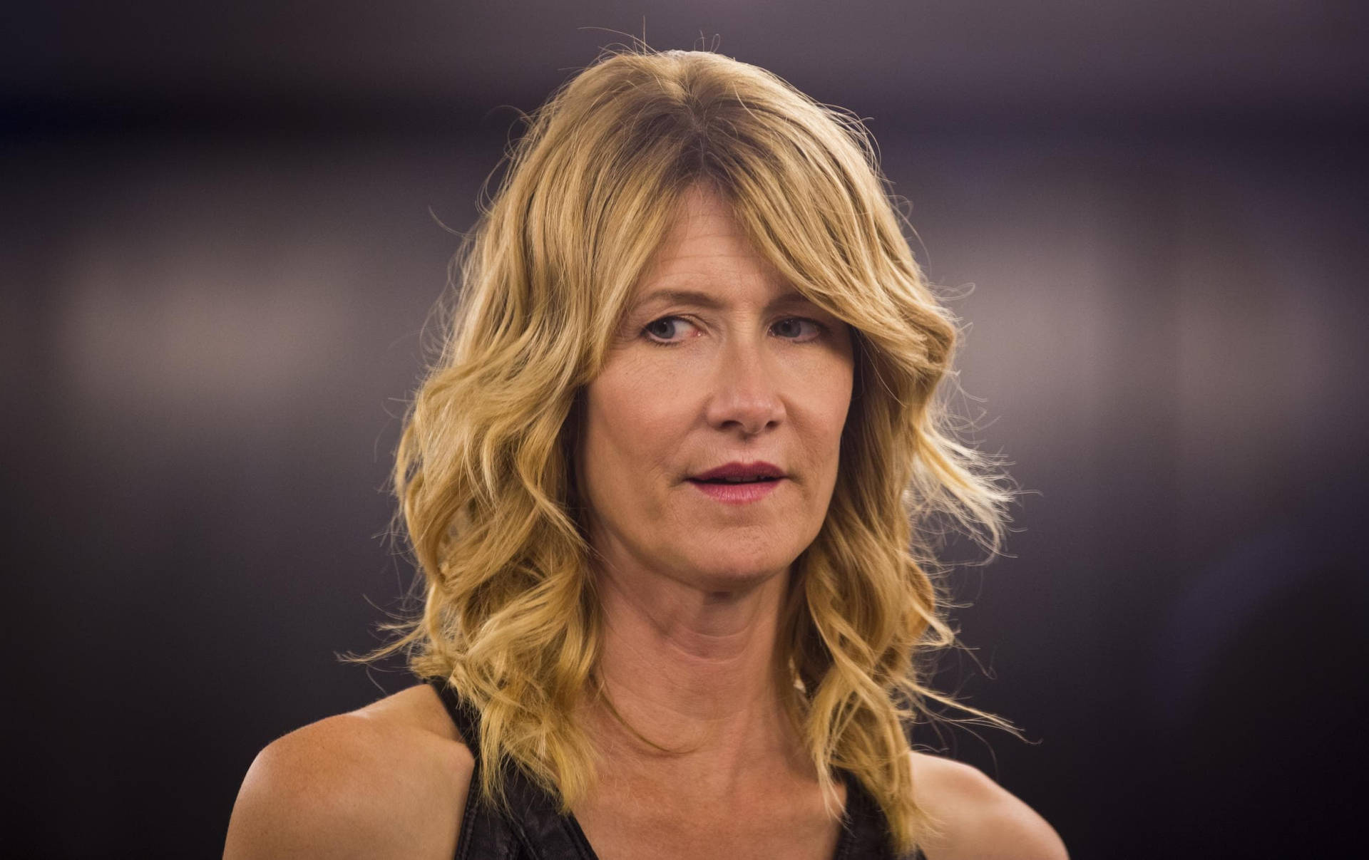 Actress Laura Dern For Stars Wars Viii Background