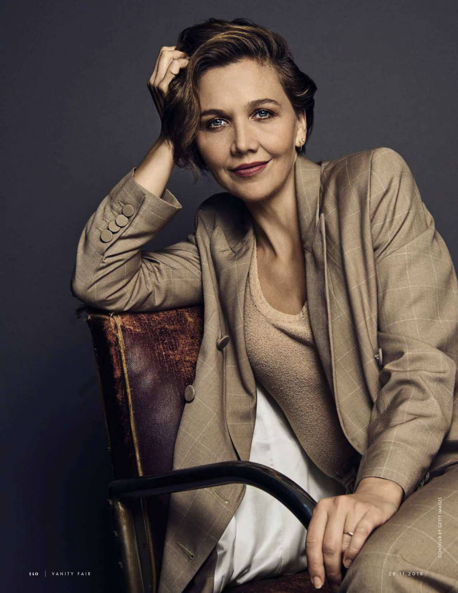 Actress Maggie Gyllenhaal Photoshoot Background