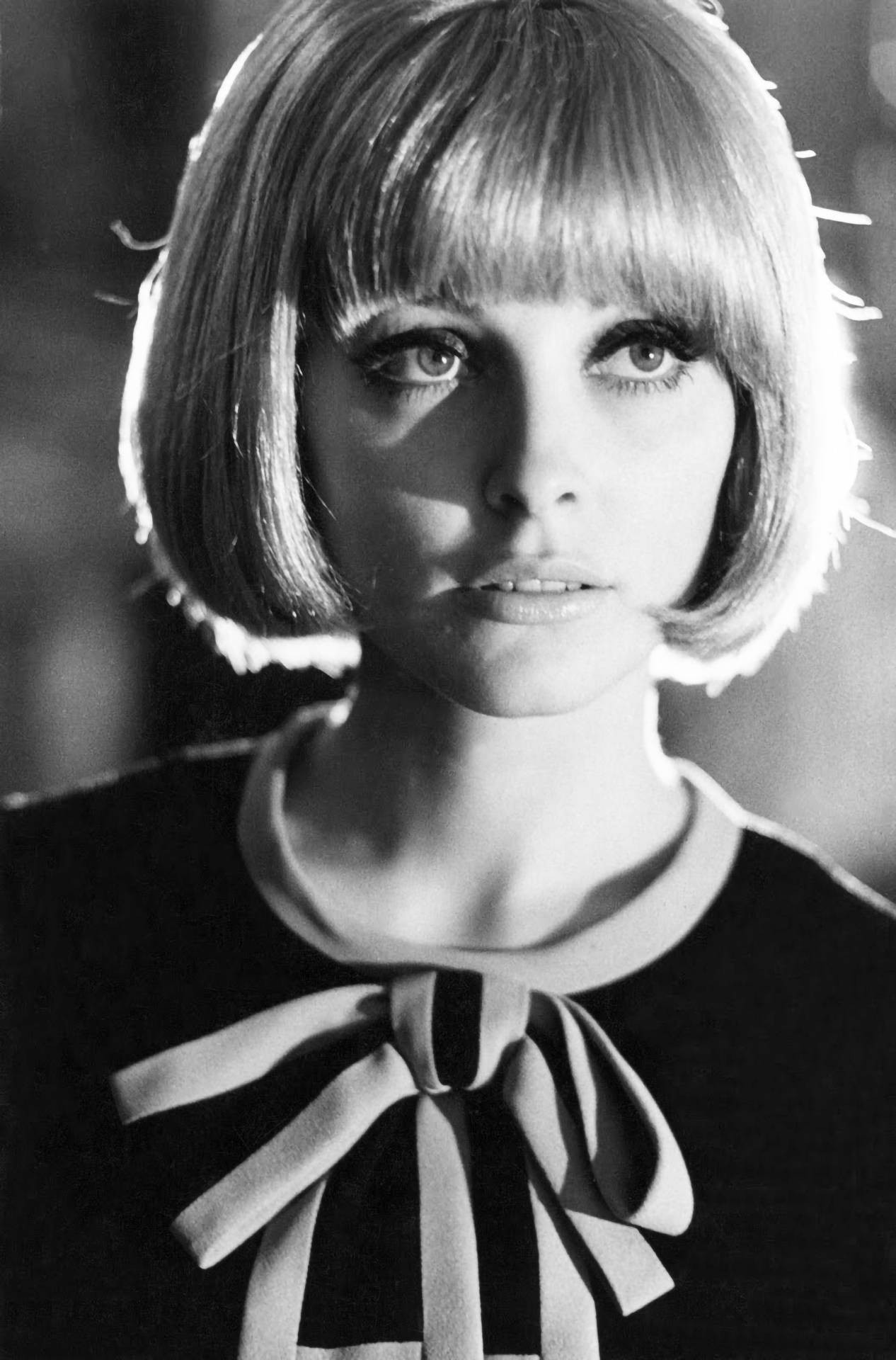 Actress Sharon Tate With A Chic Bob Cut Background