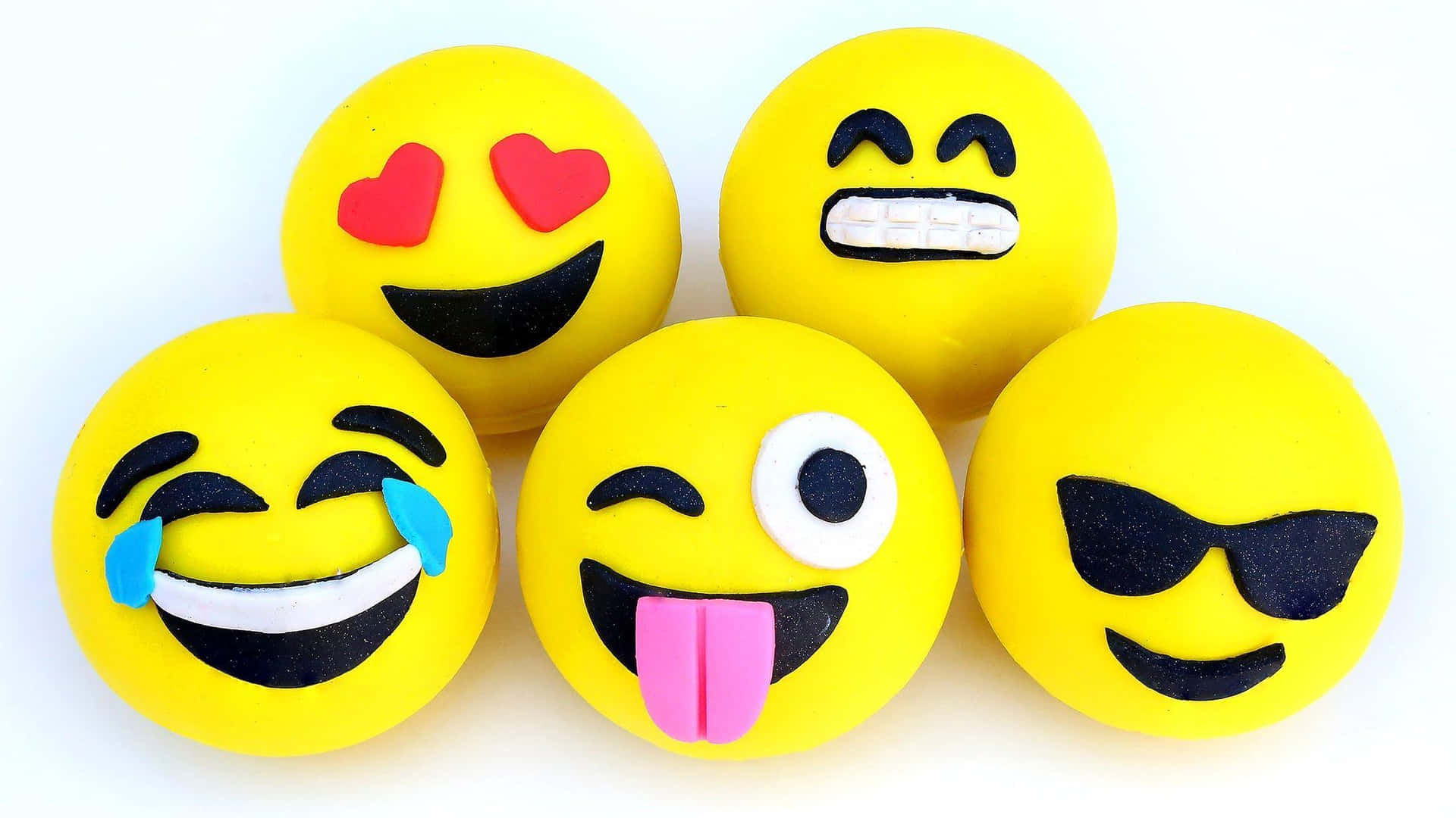 Add A Bit Of Fun To Your Day With This Cute Emoji Background