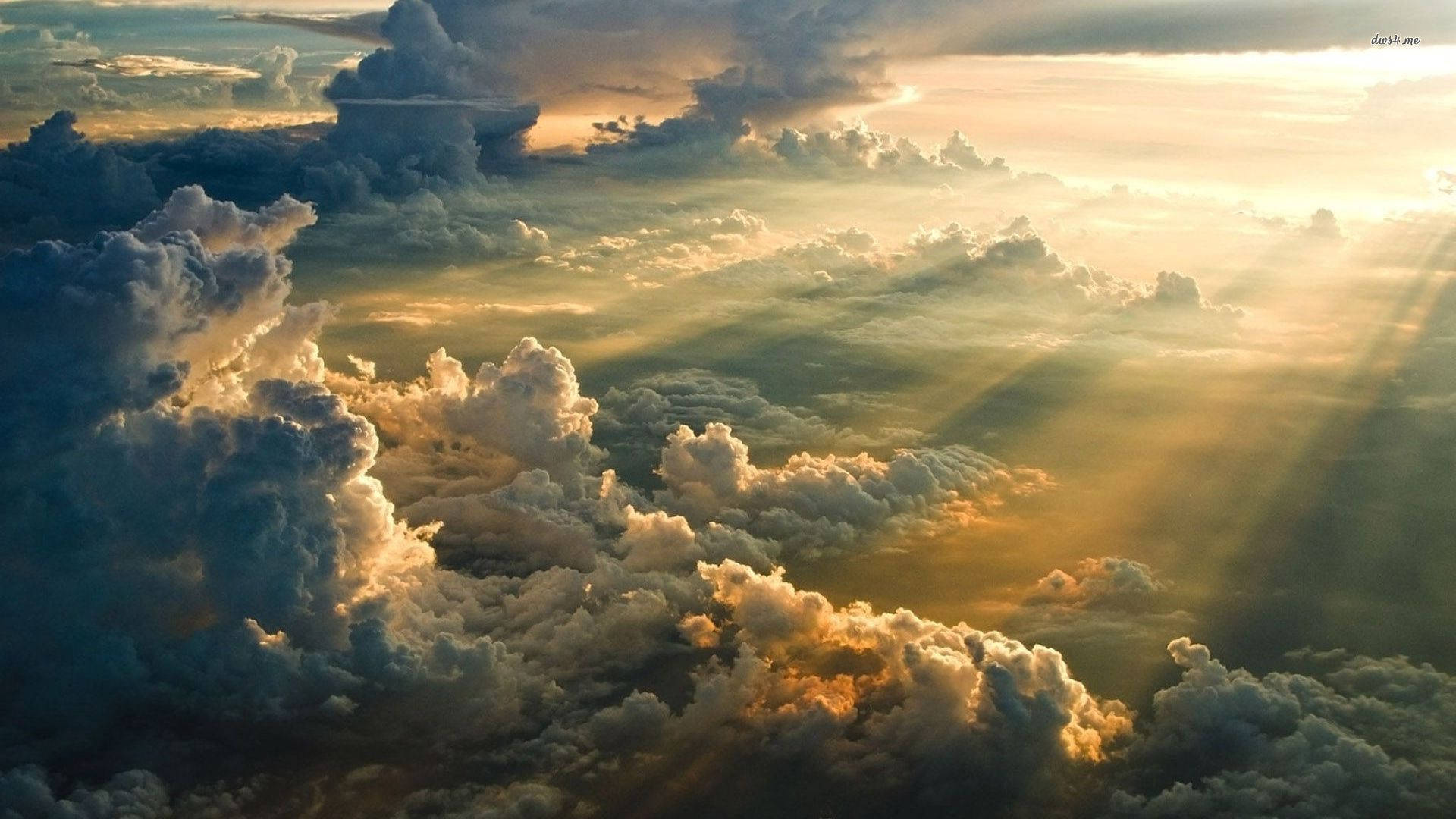 Admire This Tranquil Sky Of Heavenly Clouds. Background