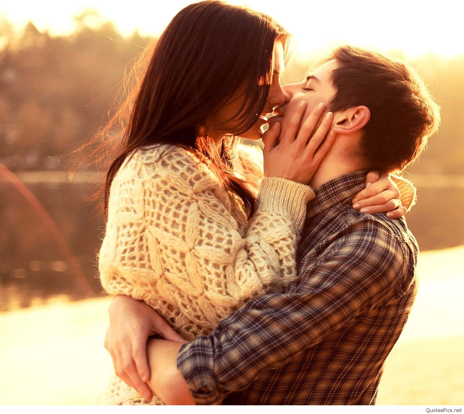 Adorable Hd Couple Kissing Lips Background