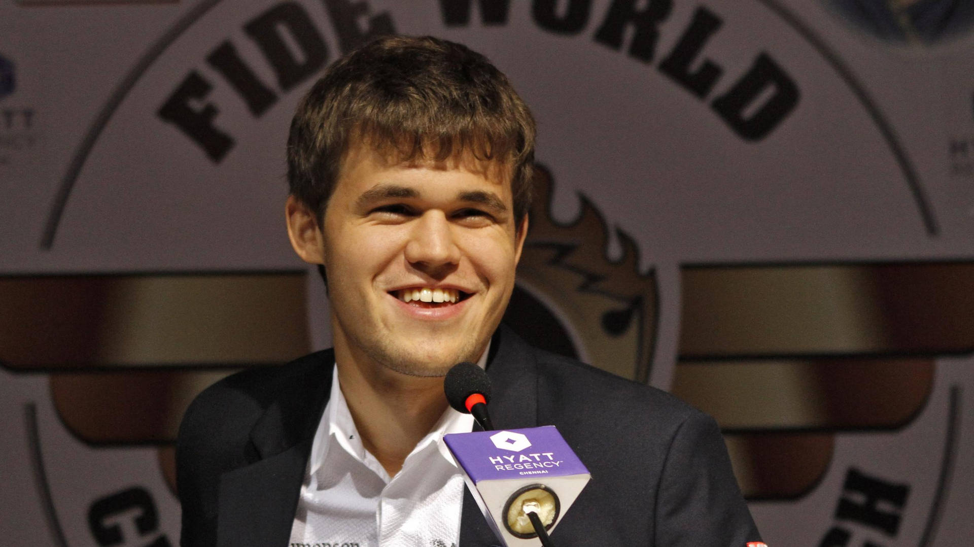 Adorable Magnus Carlsen Background