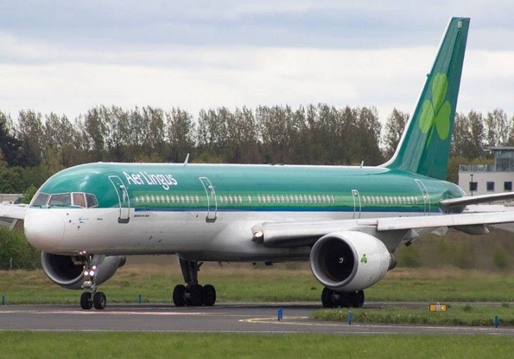 Aer Lingus Aviation Plane On The Runway Background