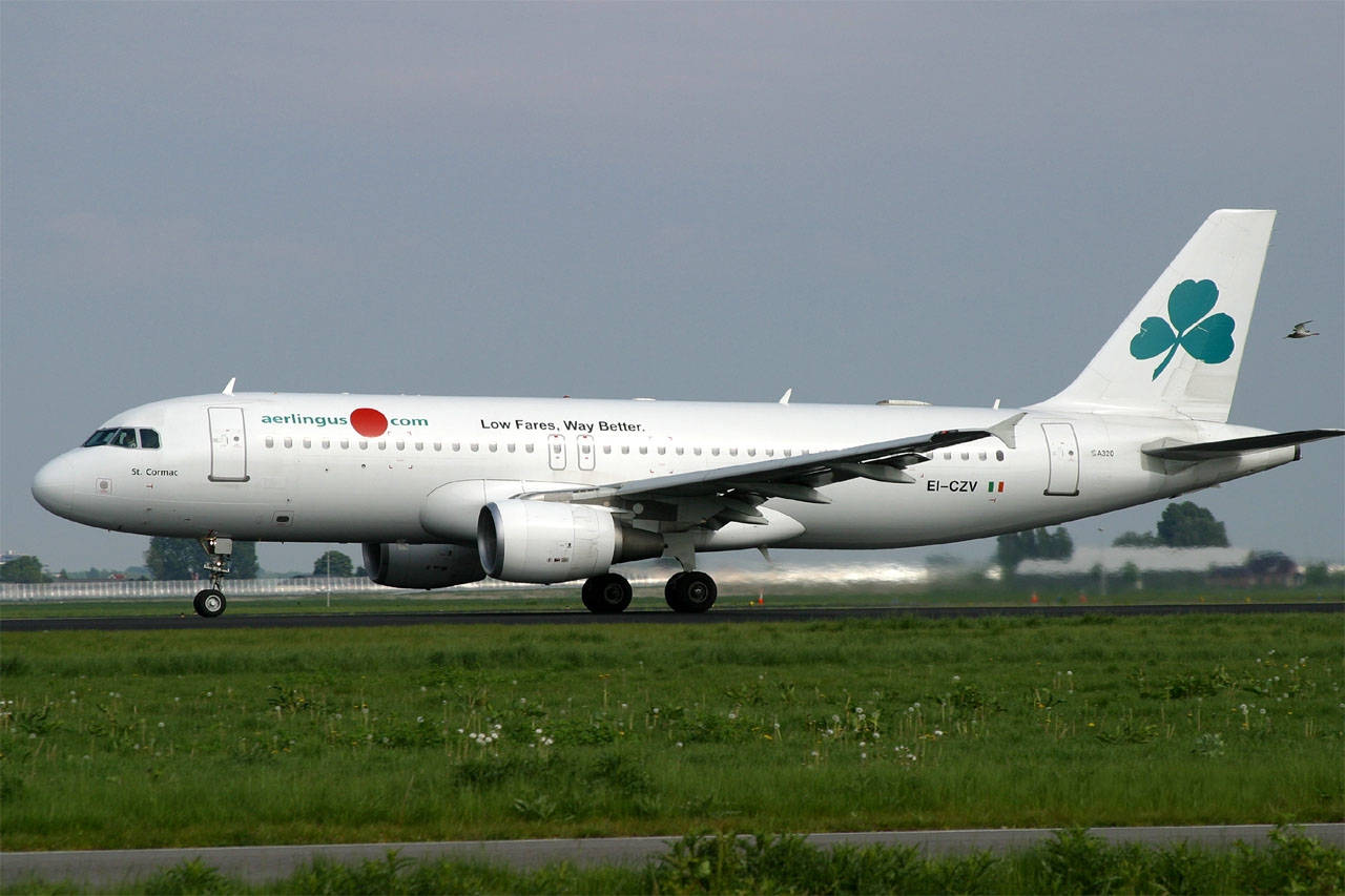 Aer Lingus Aviation With Clover Logo Background