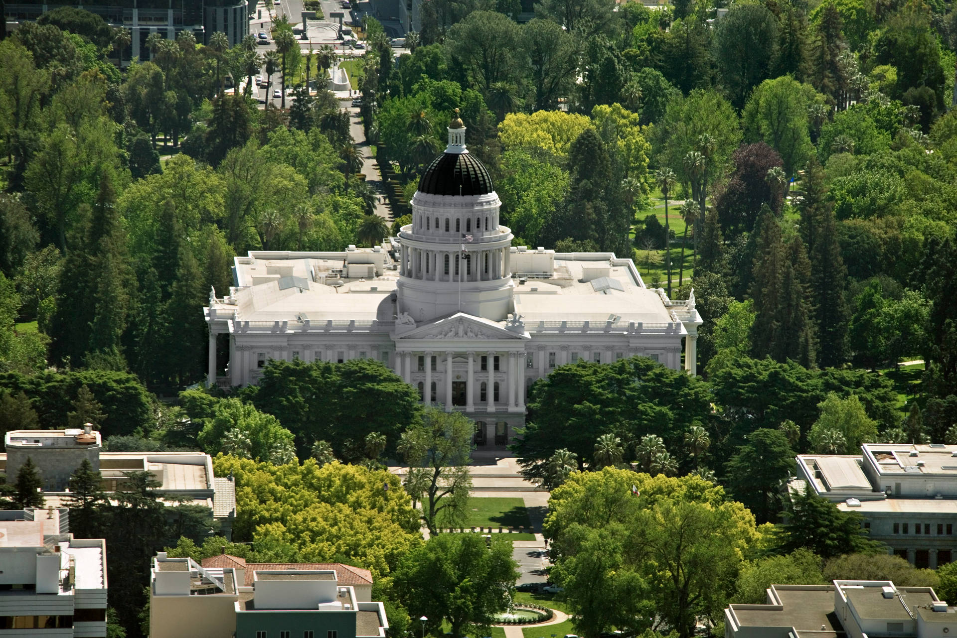 Aerial View Of A Sacramento Landmark Background